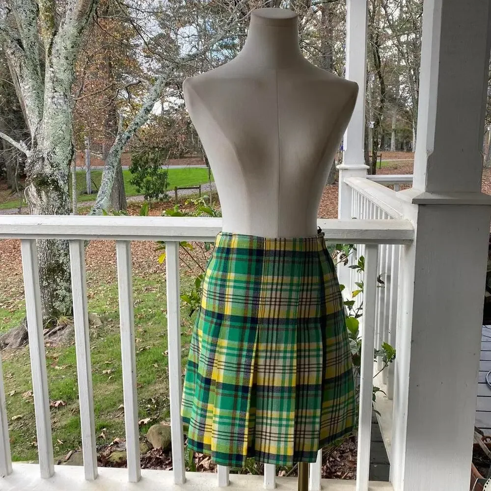 Vintage 70s green plaid pleated mini skirt - Picture 2 of 4